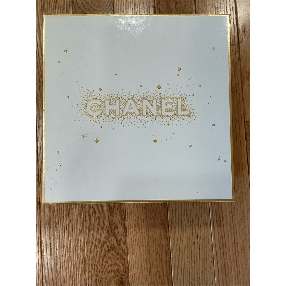 Authentic CHANEL Square Empty Gift Box Container 8.5"x8.5"x3.25" Gold & White